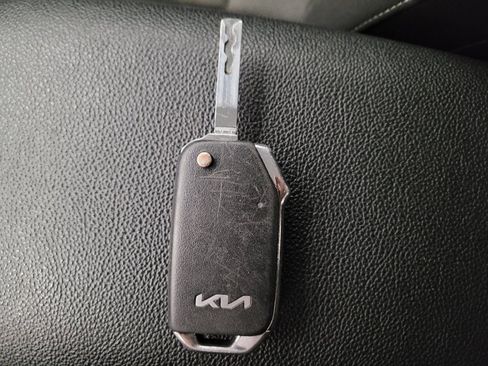Used 2022 Kia Forte LXS FWD image 32