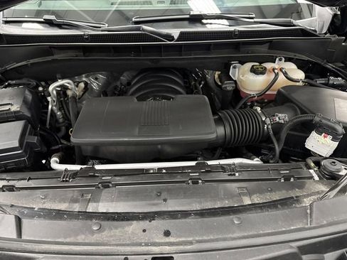 Used 2025 GMC Yukon XL AT4 image 40