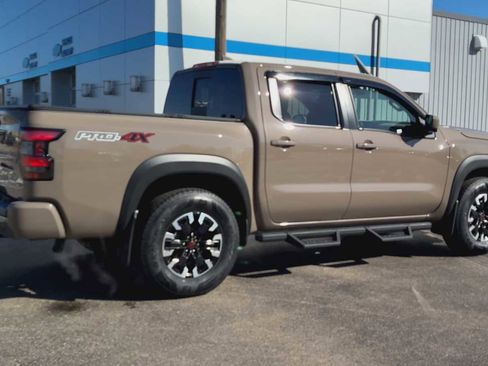 Used 2023 Nissan Frontier PRO-4X w/ Pro Convenience Package image 2