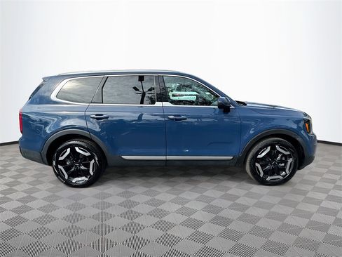 Used 2025 Kia Telluride S image 5