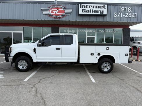 Used 2022 Ford F250 XL w/ Power Equipment Group image 10