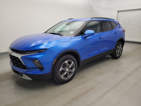 Used 2024 Chevrolet Blazer LT w/ Convenience Package FWD image 2