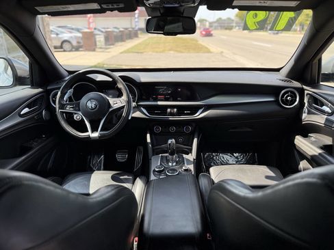 Used 2019 Alfa Romeo Stelvio Ti Sport w/ Quick Order Package 22S Sport AWD/4WD image 17