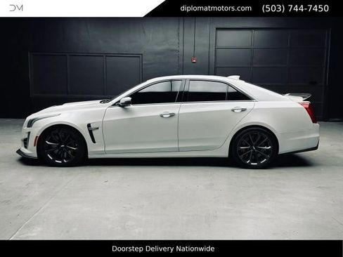 Used 2018 Cadillac CTS V w/ Carbon Fiber Package RWD image 4
