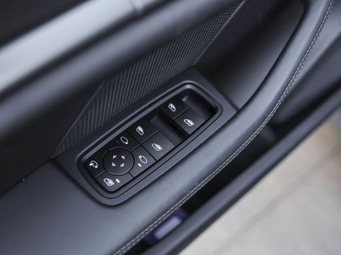 Certified 2025 Porsche Taycan image 30