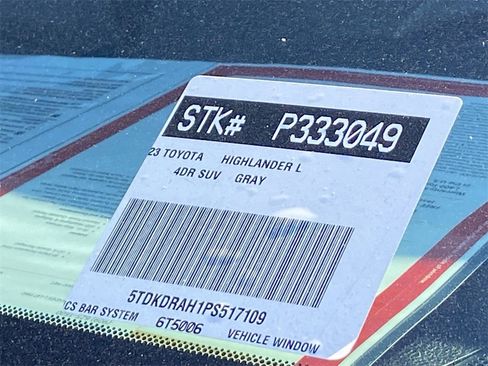 Certified 2023 Toyota Highlander L image 35