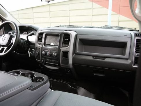 Used 2018 RAM 2500 Tradesman w/ Chrome Appearance Group AWD/4WD image 45