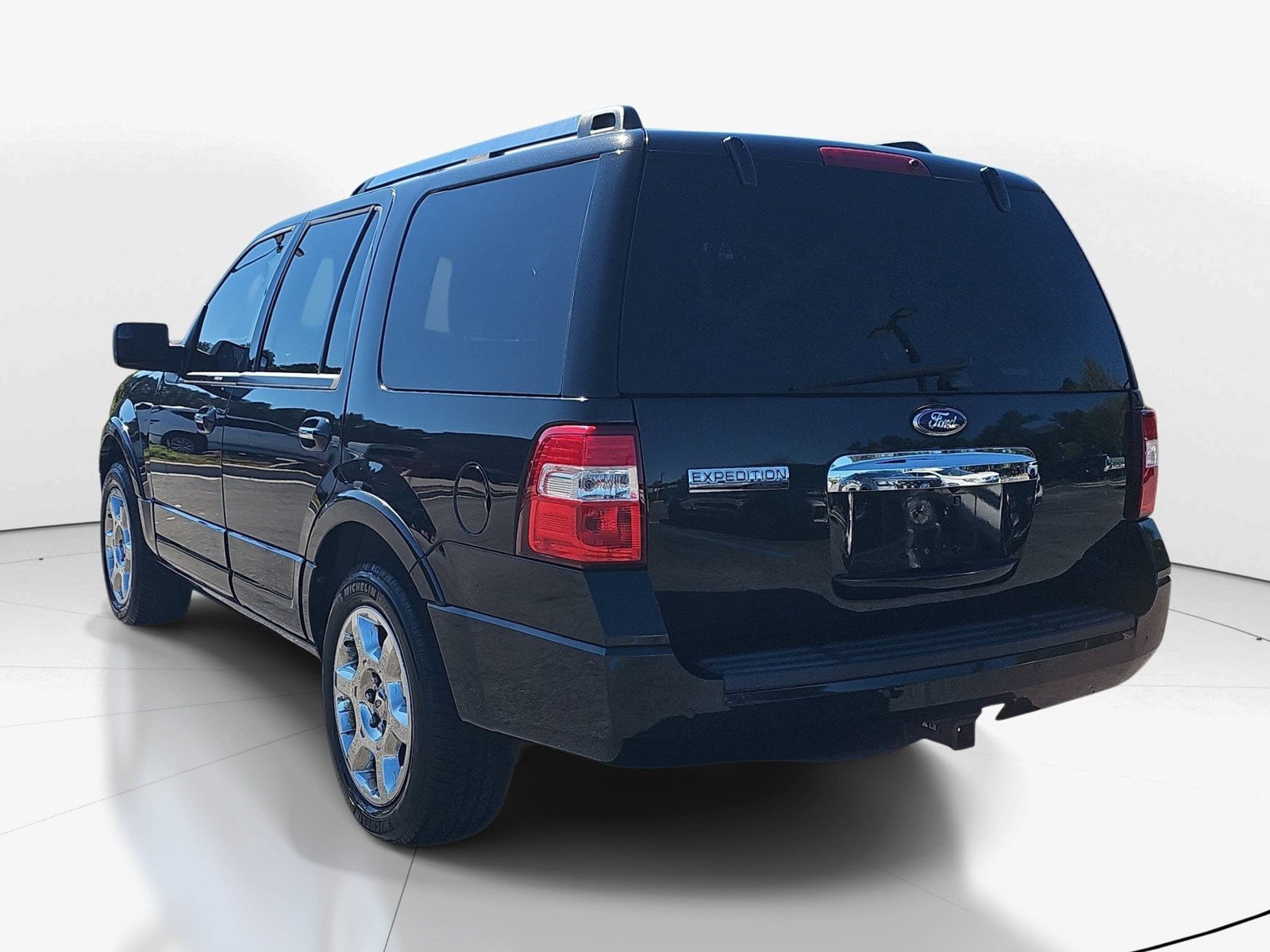Used 2014 Ford Expedition Limited w/ Equipment Group 301A AWD/4WD image 6