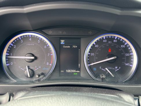 Used 2019 Toyota Highlander XLE FWD image 19