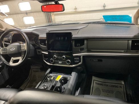 Used 2024 Ford Expedition Max XLT image 12