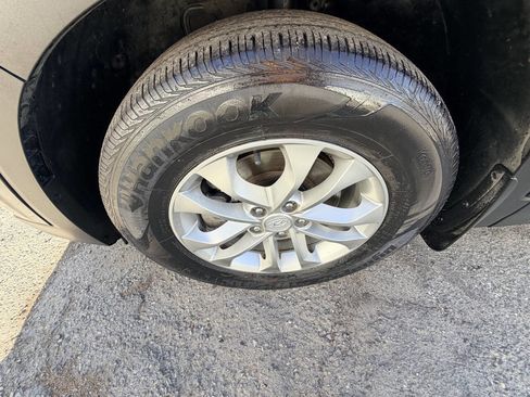 Used 2020 Hyundai Santa Fe SE w/ Cargo Package image 45