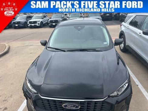 Used 2023 Ford Escape Active w/ Tech Pack #1 FWD image 2