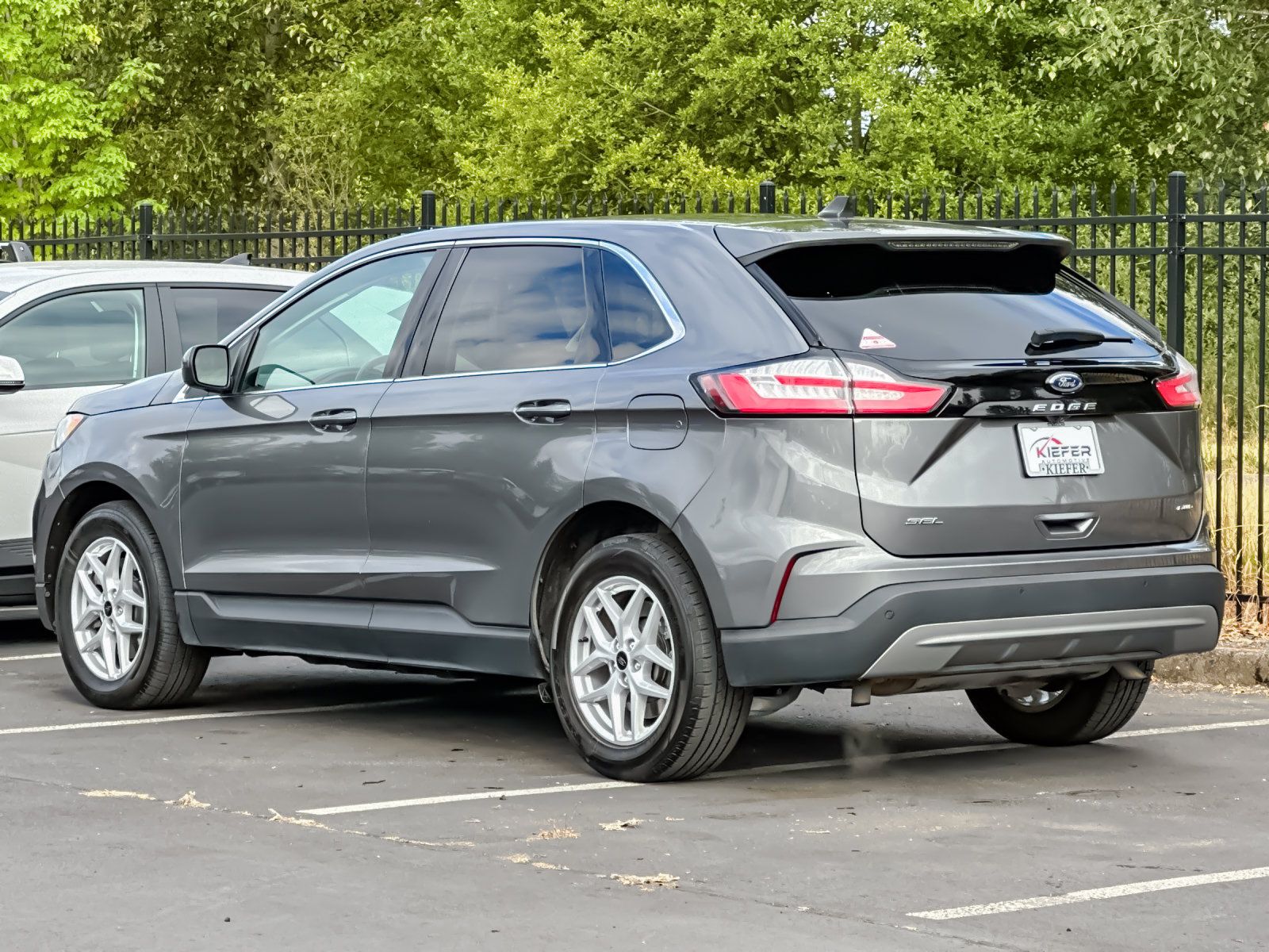Used 2024 Ford Edge SEL AWD/4WD image 5