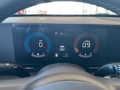 Used 2025 Hyundai Kona SEL image 40