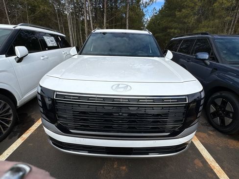 New 2026 Hyundai Palisade Calligraphy FWD image 2