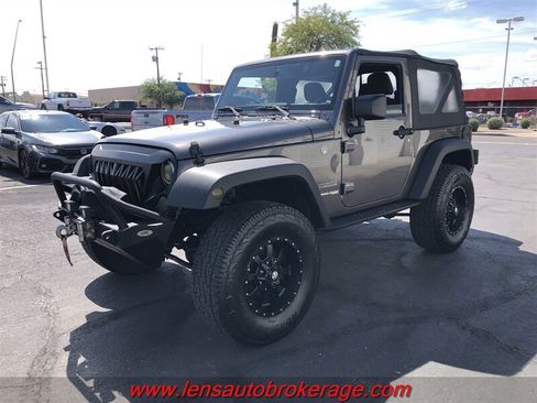 Used 2018 Jeep Wrangler Sport AWD/4WD image 6