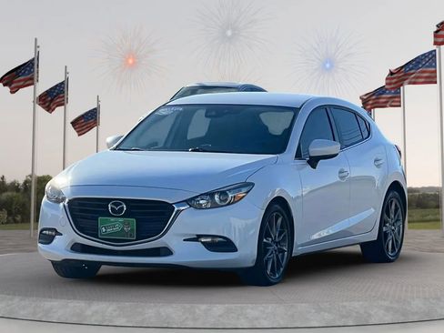 Used 2018 MAZDA MAZDA3 Touring image 3