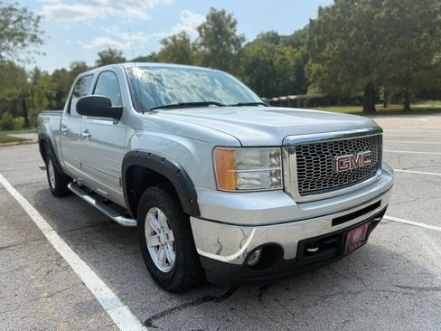 Used 2011 GMC Sierra 1500 SLE w/ Power Tech Package AWD/4WD image 3