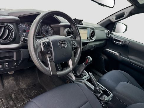 Used 2016 Toyota Tacoma TRD Off-Road w/ Towing Package AWD/4WD image 7