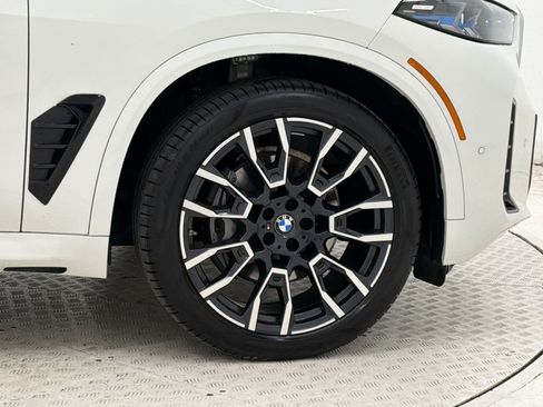 Used 2024 BMW X5 xDrive40i w/ M Sport Package AWD/4WD image 13
