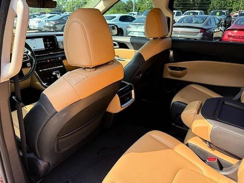 Used 2023 Kia Carnival EX w/ Paint Protection Package FWD image 42