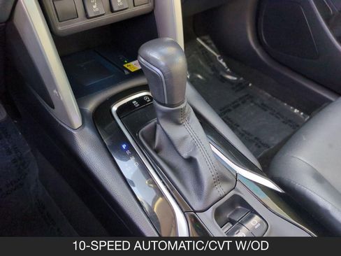 Used 2023 Toyota Corolla Cross XLE w/ Convenience Package image 16