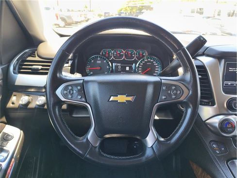 Used 2019 Chevrolet Suburban Premier AWD/4WD image 7