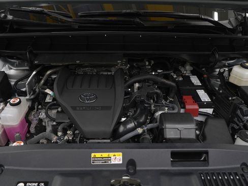 Used 2025 Toyota Highlander XSE AWD/4WD image 33