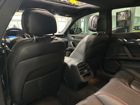 Used 2018 Maserati Quattroporte S Q4 AWD/4WD image 32