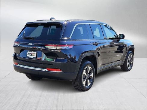 Used 2024 Jeep Grand Cherokee Limited 4xe w/ Luxury Tech Group II image 8