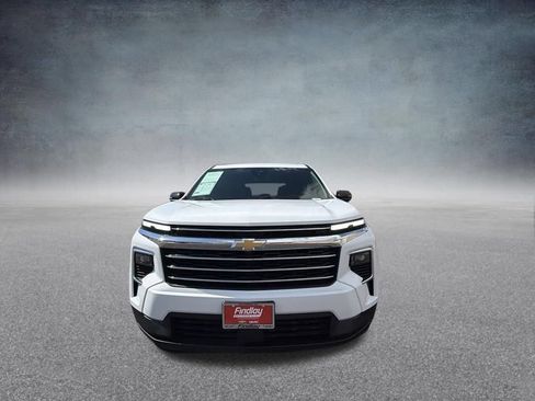 Used 2025 Chevrolet Traverse LT FWD image 9