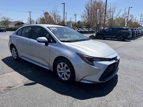 Used 2024 Toyota Corolla LE FWD image 9