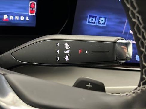 Used 2025 Chevrolet Traverse LT w/ Sun and Wheel Package image 19