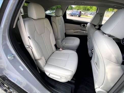 Used 2024 Kia Sorento SX FWD image 24