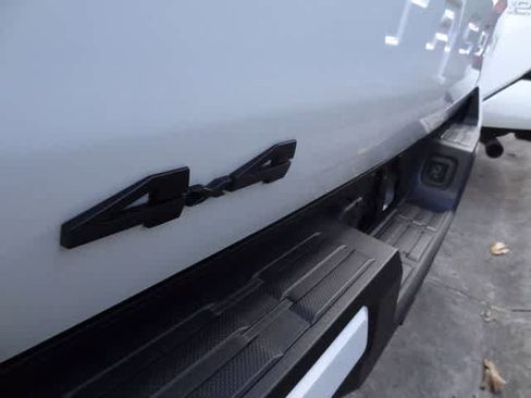 Used 2025 Toyota Tacoma TRD Sport AWD/4WD image 19