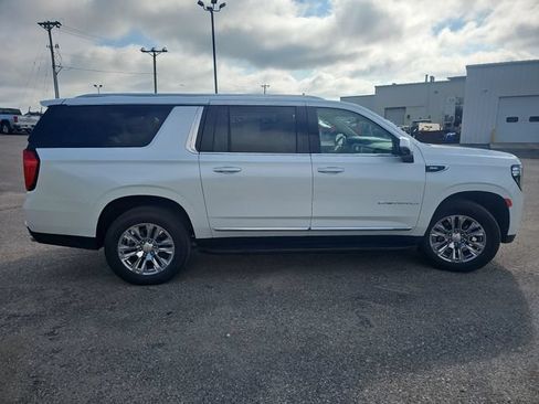 Used 2023 GMC Yukon XL Denali AWD/4WD image 6