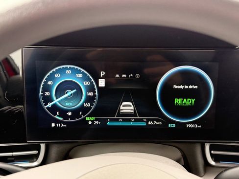 Used 2024 Hyundai Elantra Blue image 16