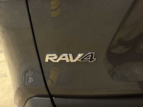 Certified 2022 Toyota RAV4 LE image 24