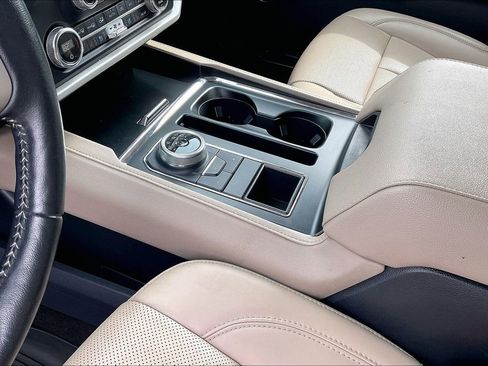 Used 2022 Ford Expedition Max XLT image 20