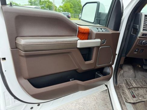 Used 2019 Ford F150 King Ranch w/ Equipment Group 601A Luxury AWD/4WD image 13