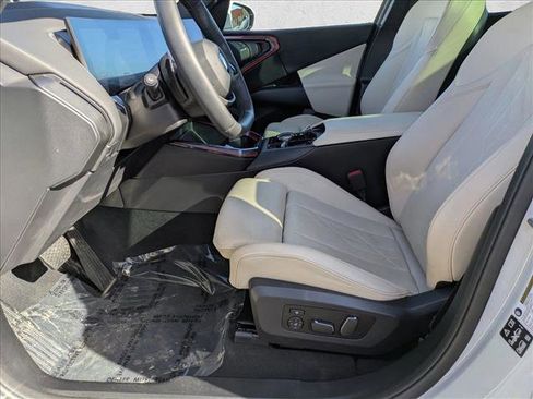 Used 2025 BMW X3 xDrive30i w/ Premium Package image 19