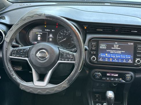 Used 2021 Nissan Kicks SR w/ Interior Electronics Package FWD image 16
