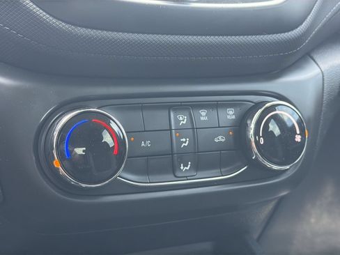 Used 2023 Chevrolet TrailBlazer LS FWD image 22
