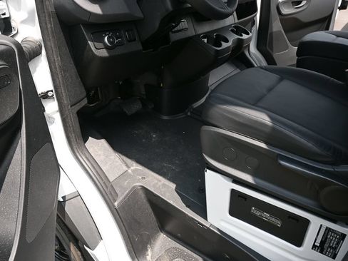 Used 2025 Mercedes-Benz Sprinter 2500 image 7