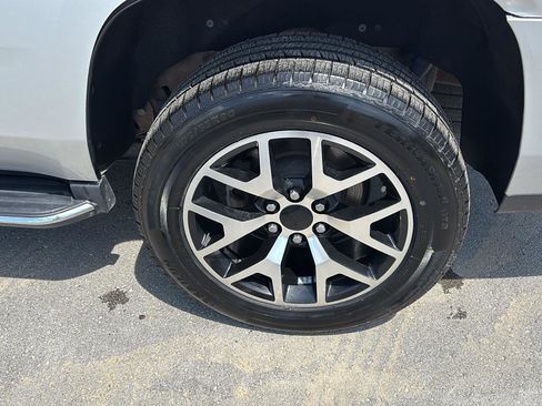 Used 2019 GMC Yukon SLT AWD/4WD image 10