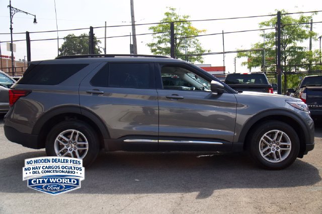 Certified 2025 Ford Explorer Active AWD/4WD image 3