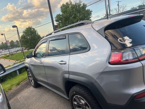 Used 2022 Jeep Cherokee Trailhawk w/ Sun, Sound & Nav Group AWD/4WD image 3
