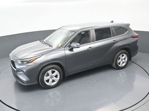 Used 2023 Toyota Highlander LE image 51