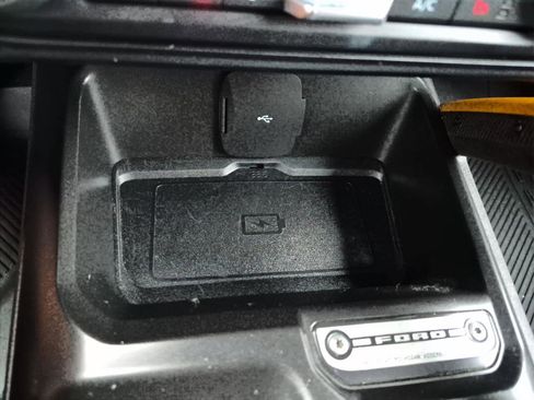 Used 2021 Ford Bronco Badlands image 27