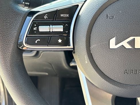 Used 2023 Kia Forte LXS w/ LXS Technology Package image 18